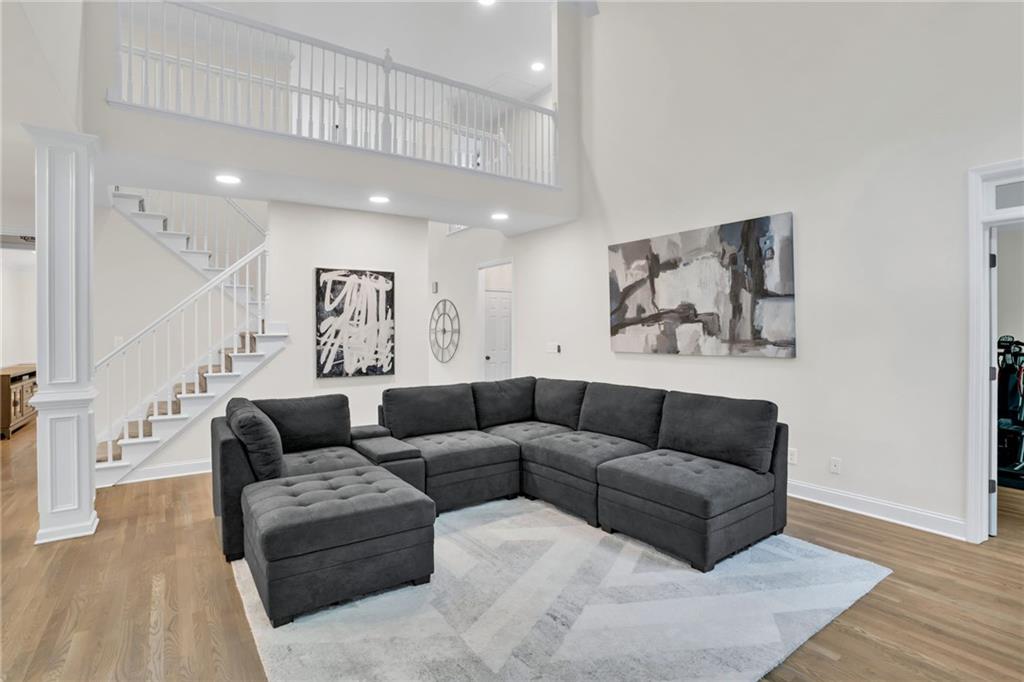 870 River Cliff Court
