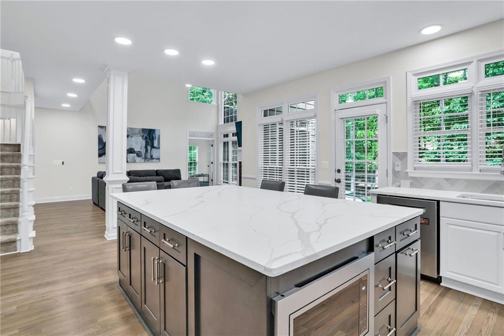 870 River Cliff Court