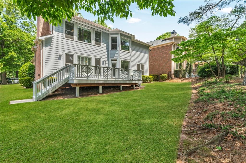5303 Davenport Manor
