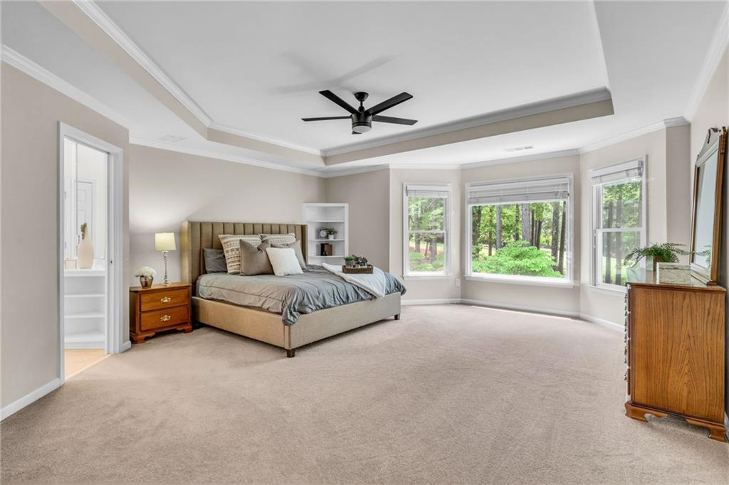 5303 Davenport Manor