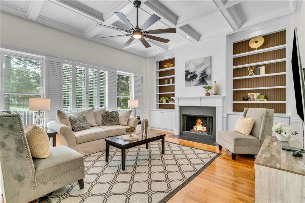 5303 Davenport Manor