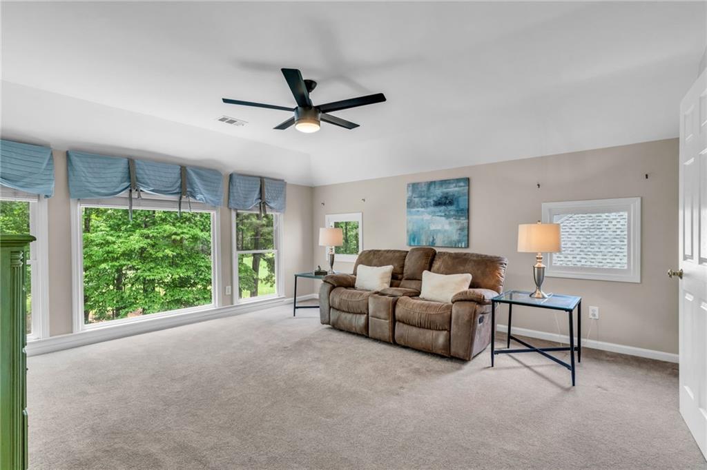 5303 Davenport Manor