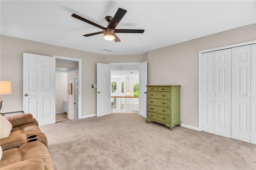 5303 Davenport Manor