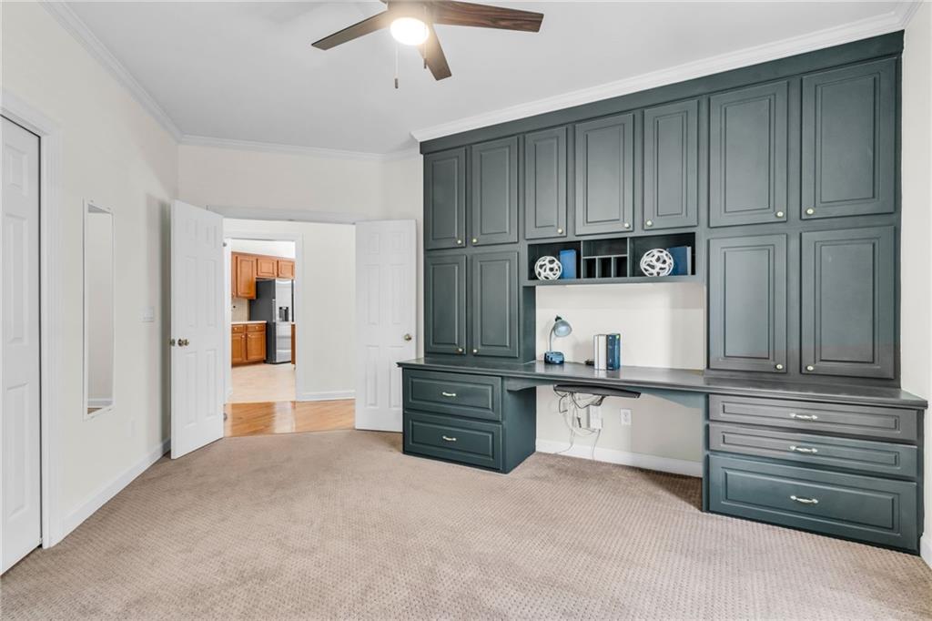5303 Davenport Manor