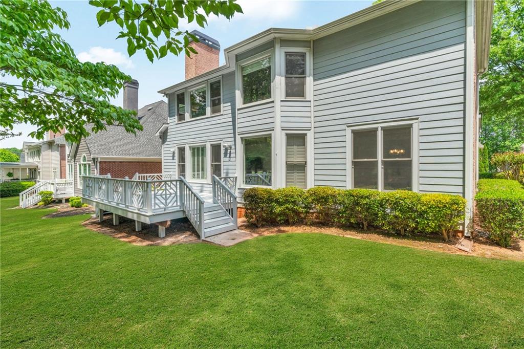 5303 Davenport Manor