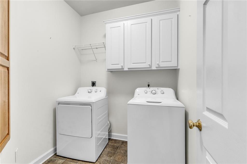 5303 Davenport Manor