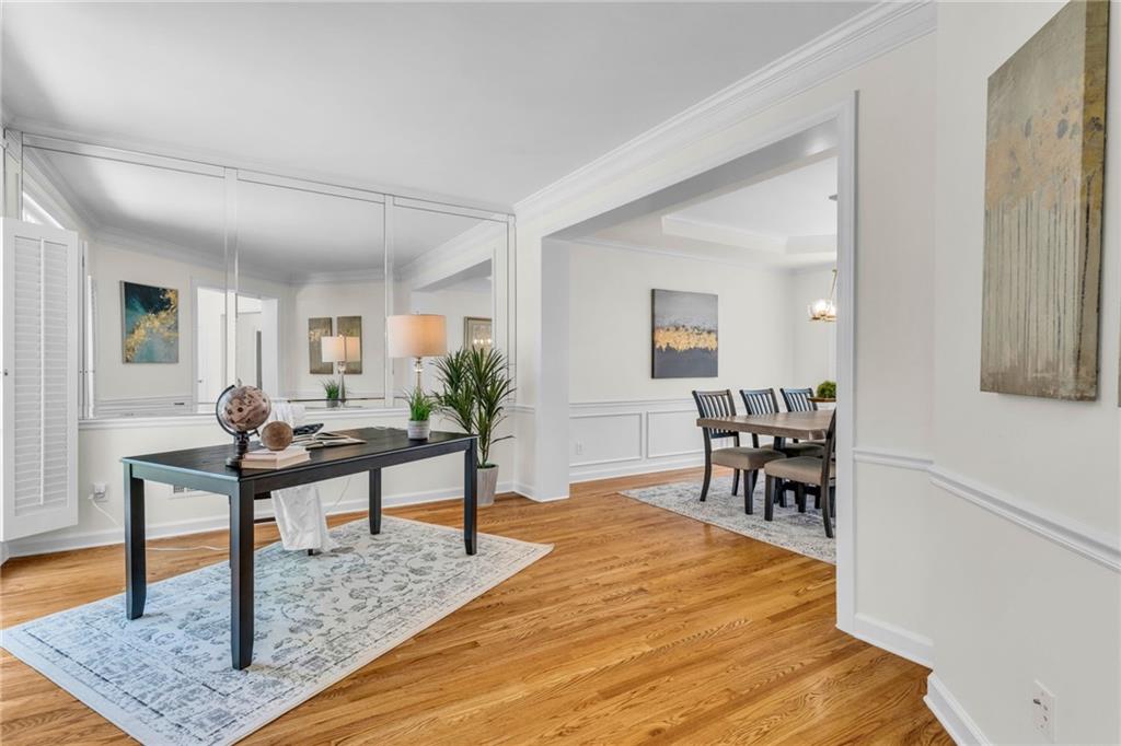 5303 Davenport Manor