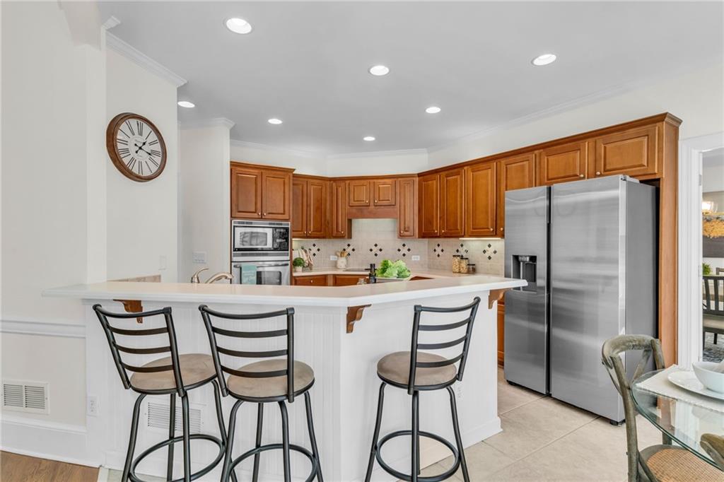 5303 Davenport Manor