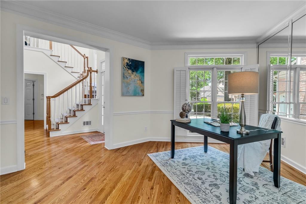 5303 Davenport Manor