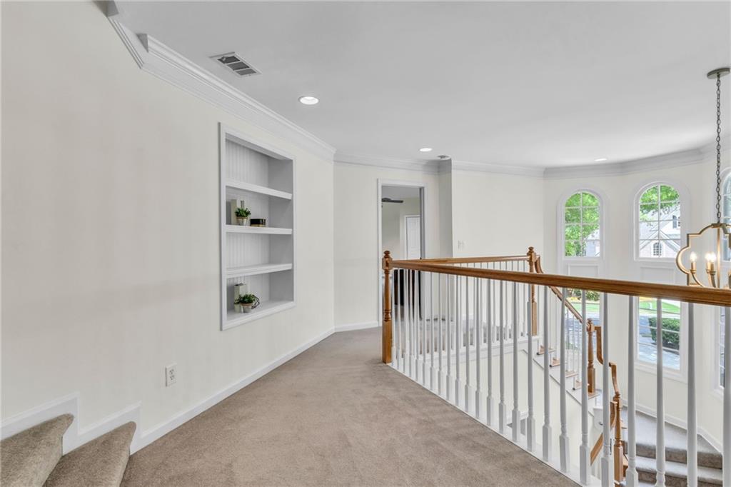 5303 Davenport Manor