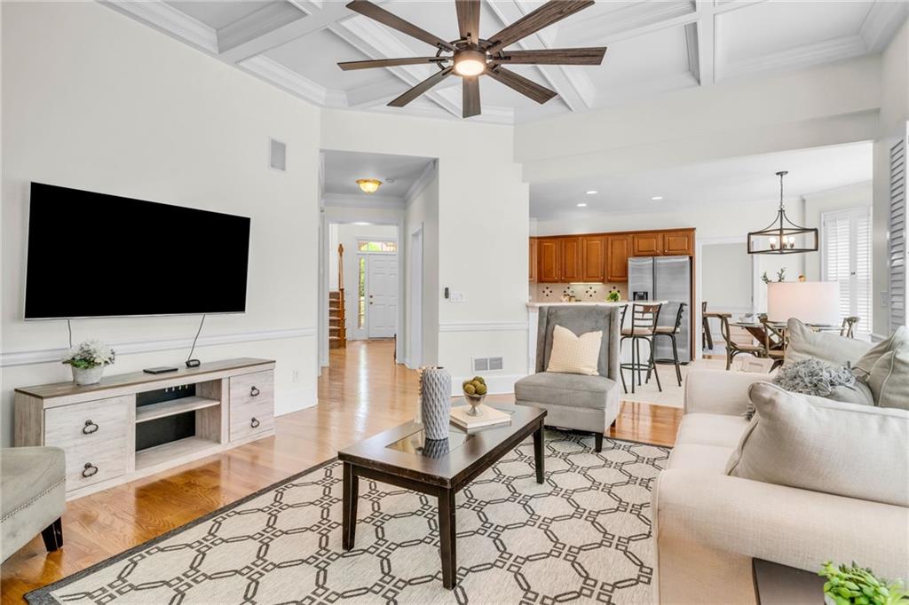 5303 Davenport Manor