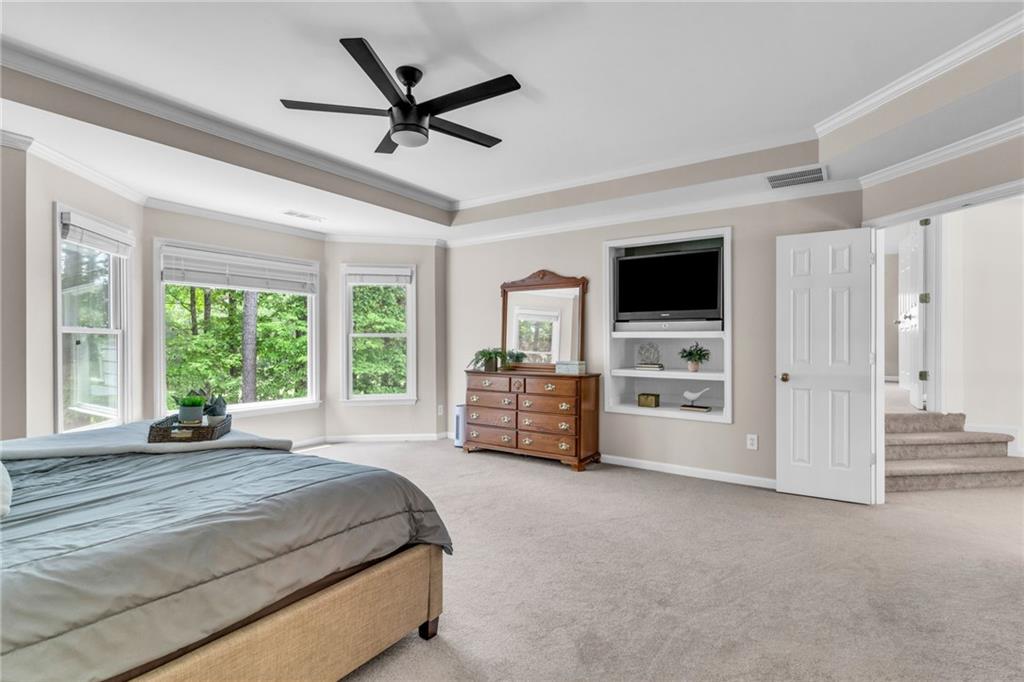 5303 Davenport Manor