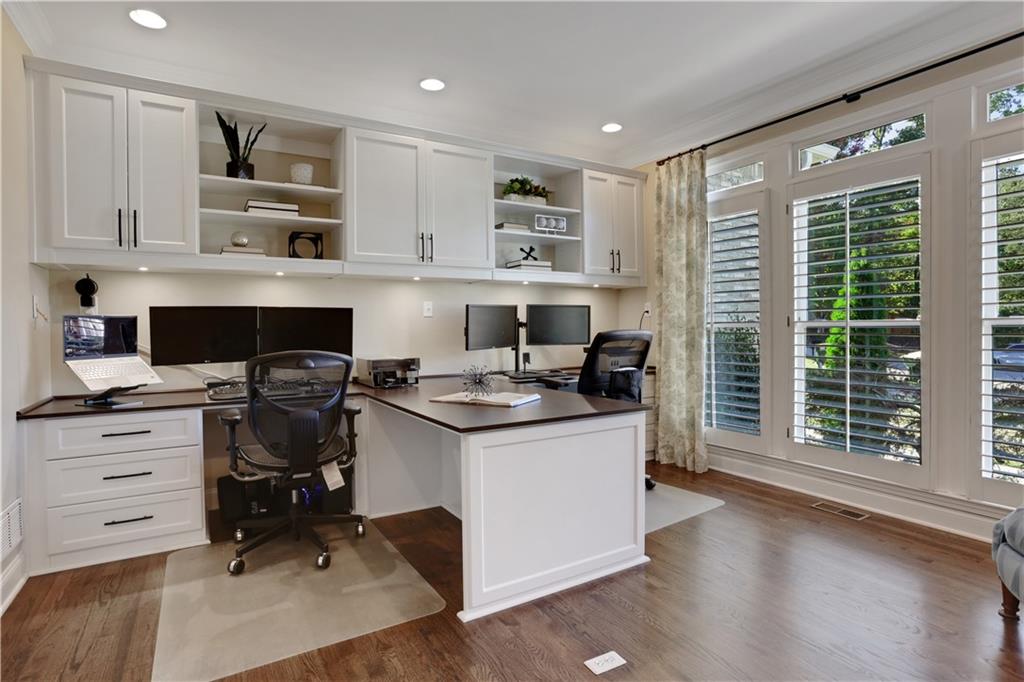 5130 Laurel Park Lane