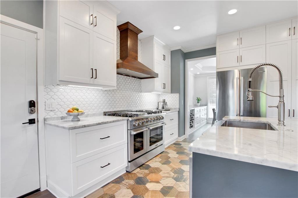 5135 Laurel Park Lane