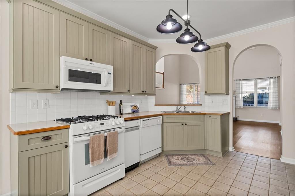 2935 COBBLESTONE Drive