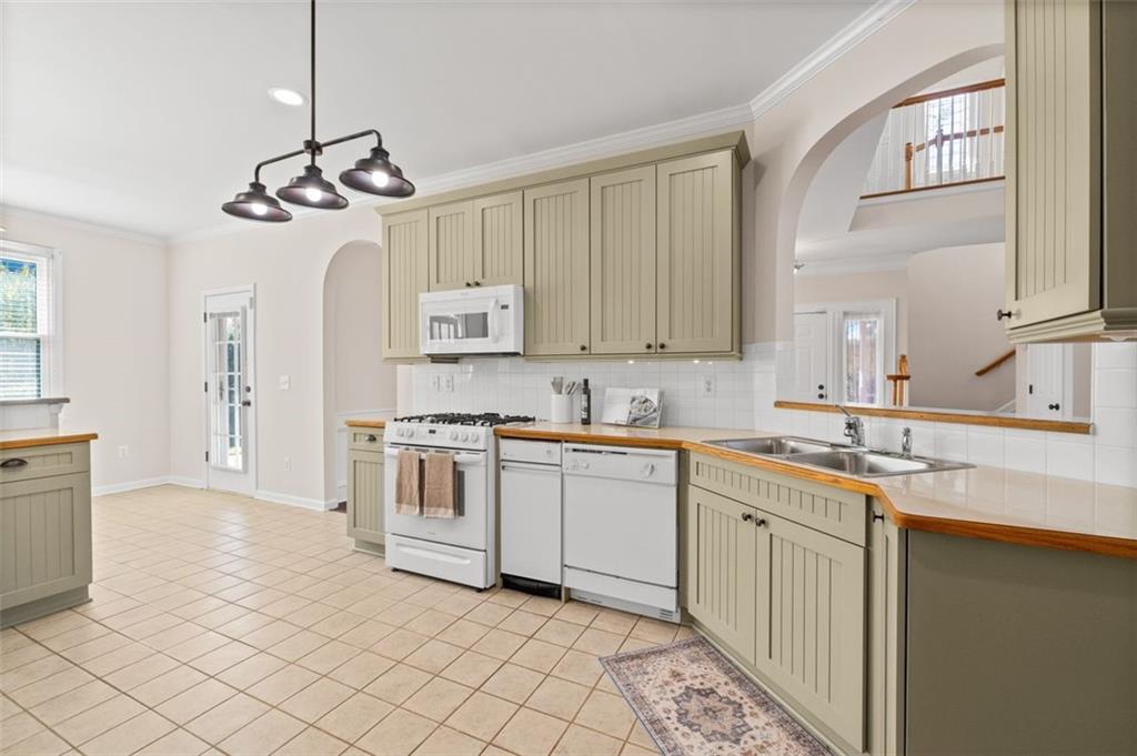 2935 COBBLESTONE Drive
