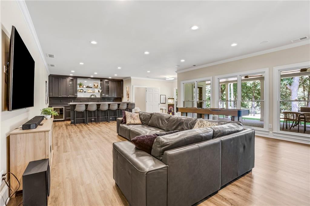 6815 Sunbriar Drive