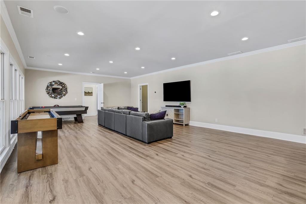 6815 Sunbriar Drive