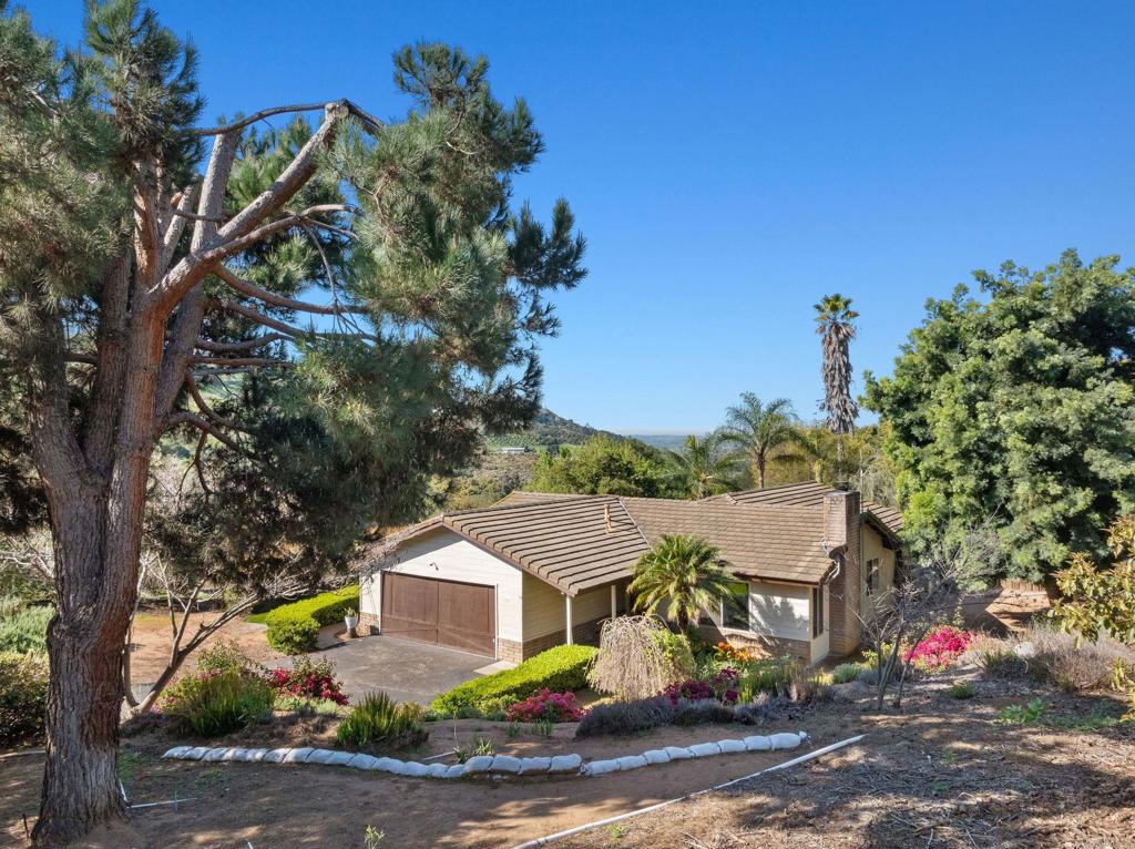 3819 Foxglove Lane