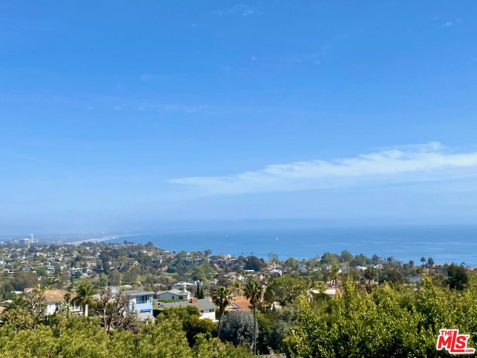 816 El Oro Ln