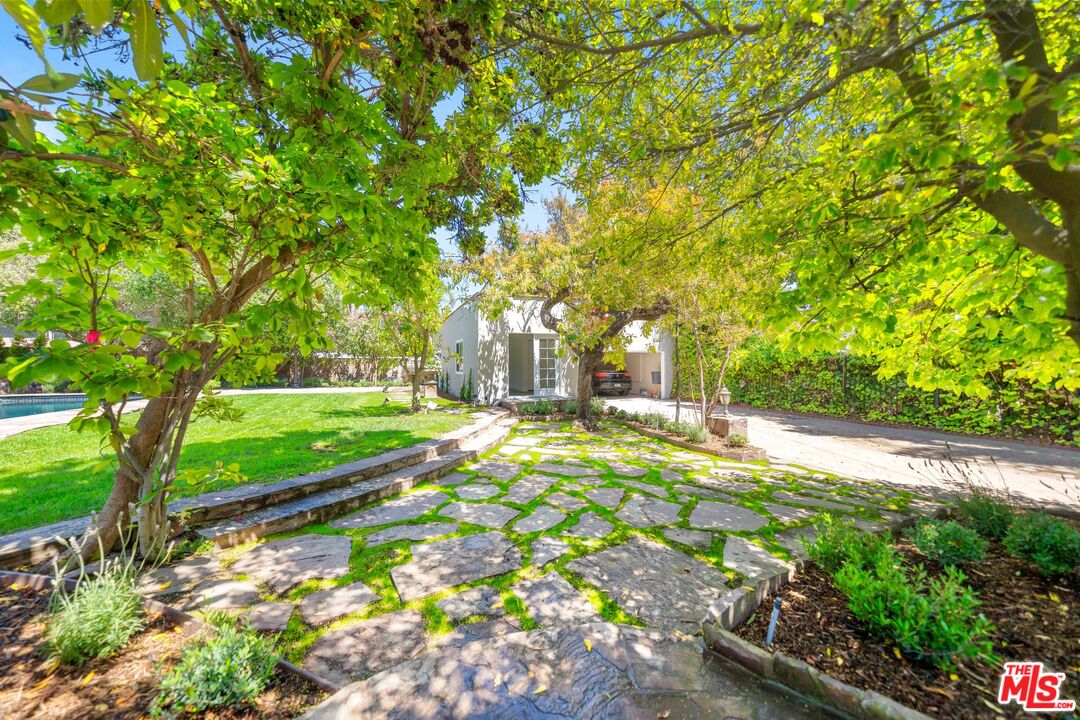 1004 N Beverly Dr