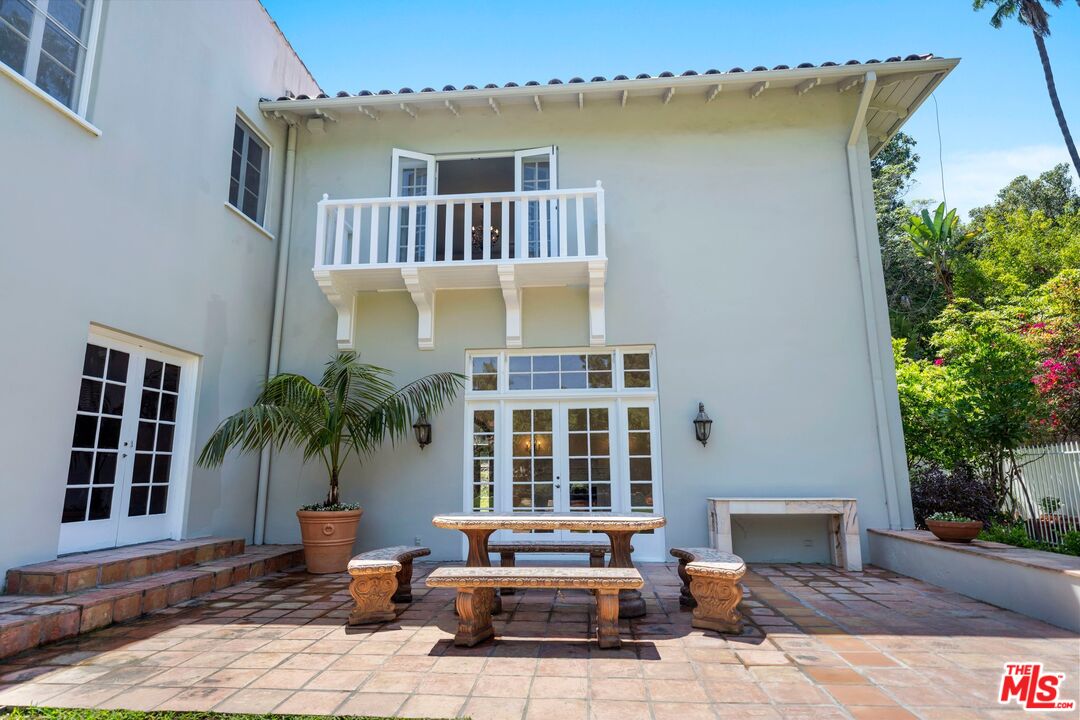 1004 N Beverly Dr