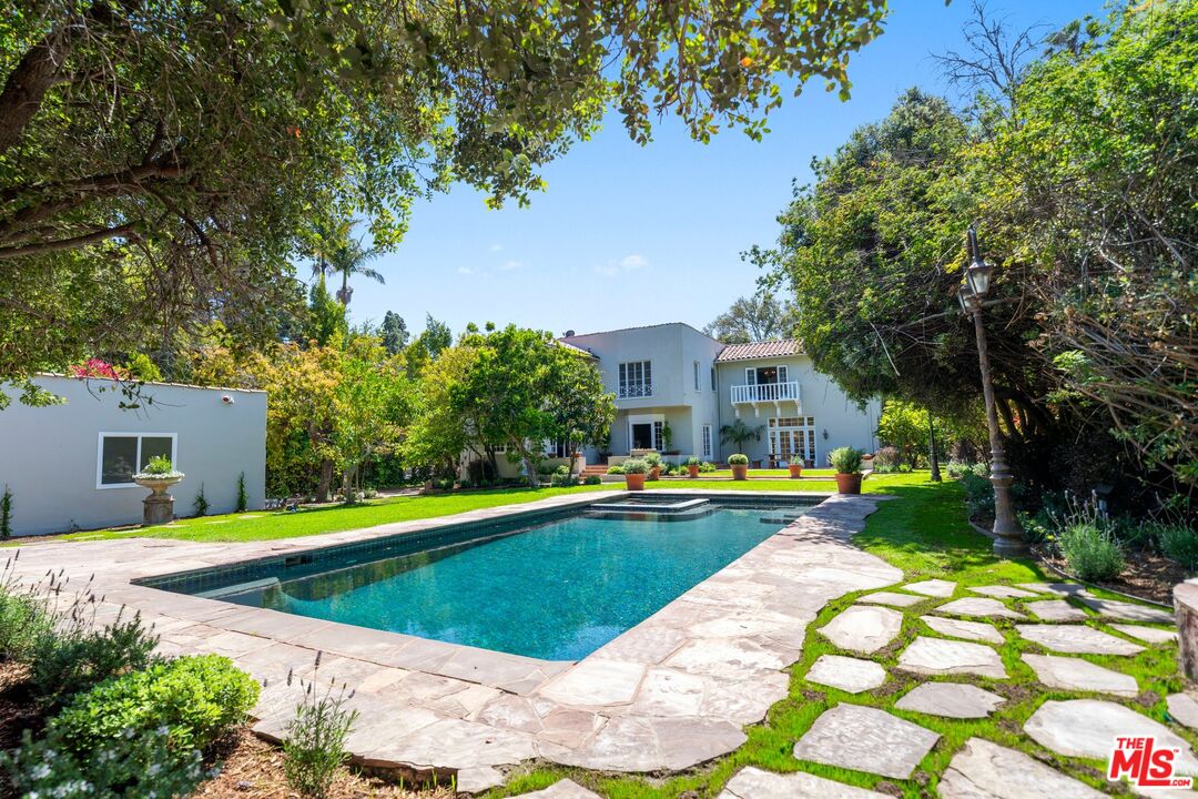 1004 N Beverly Dr