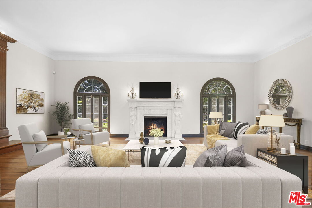 1004 N Beverly Dr