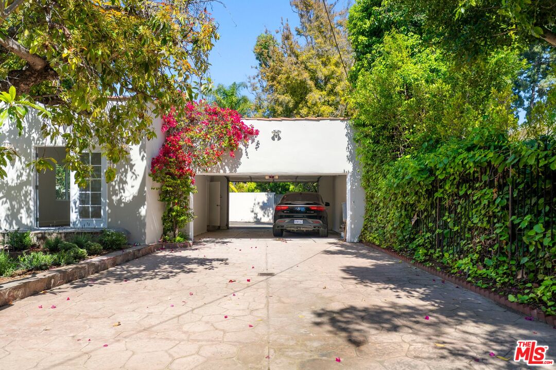1004 N Beverly Dr