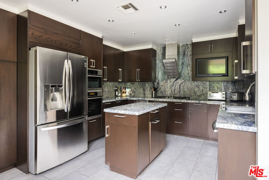 211 S Spalding Dr Unit: 105N