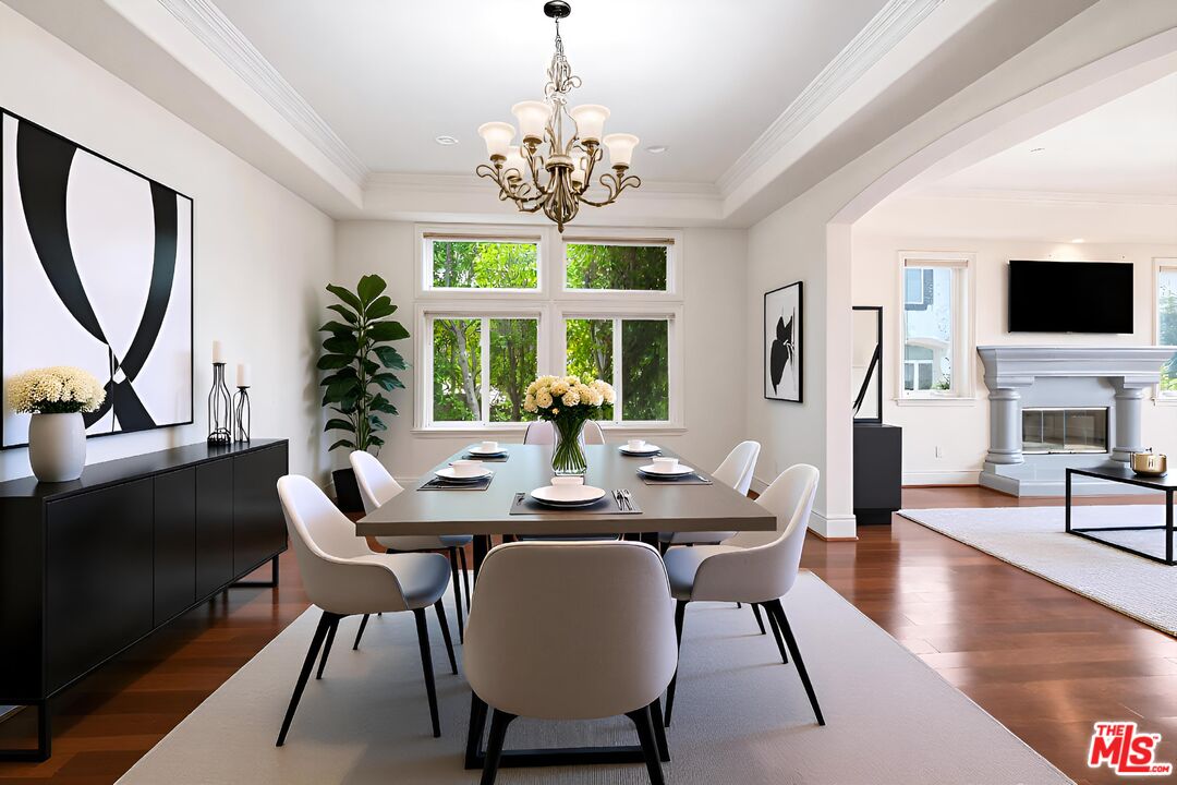 2997 Beverly Glen Cir