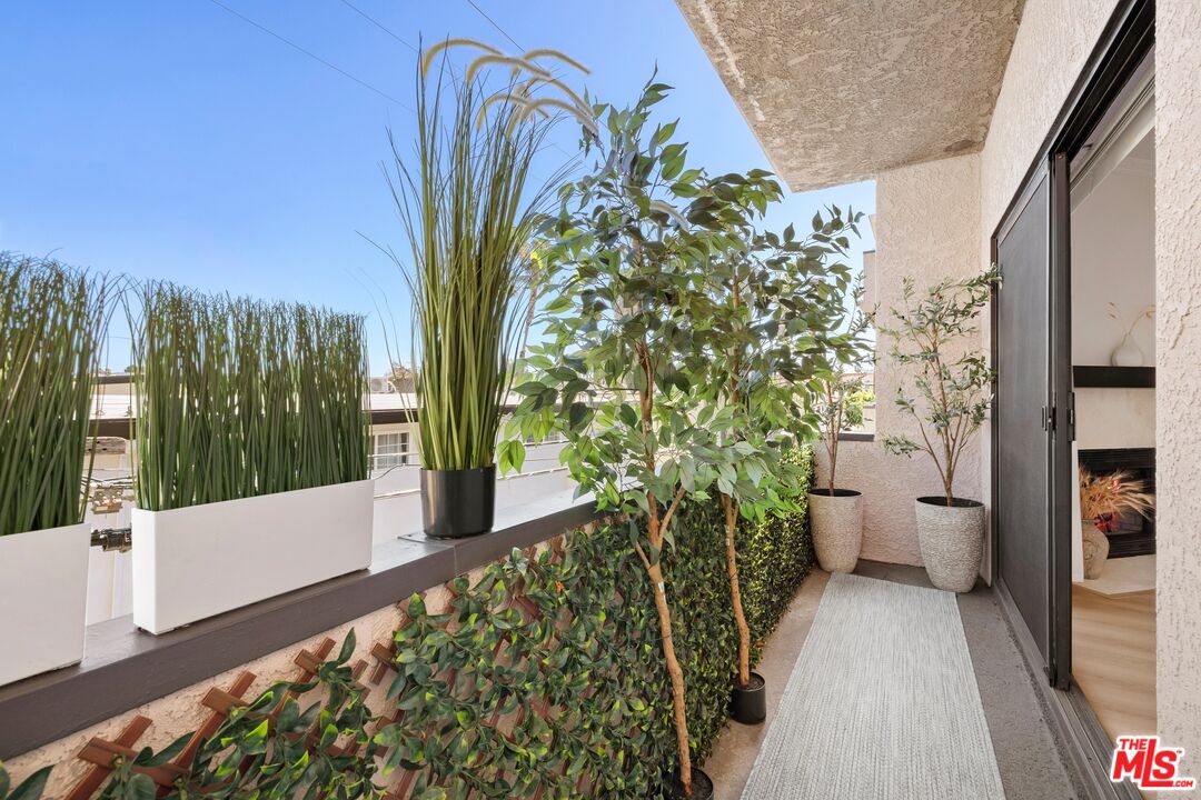 828 S Bedford St Unit: 202