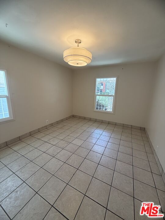 12015 Riverside Dr