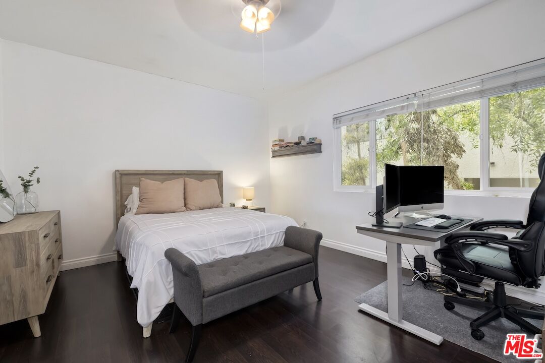 5139 Balboa Blvd Unit: 11