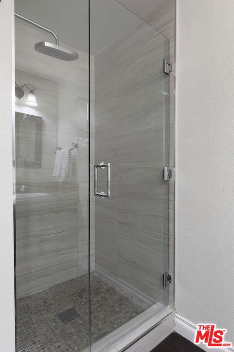 5139 Balboa Blvd Unit: 11