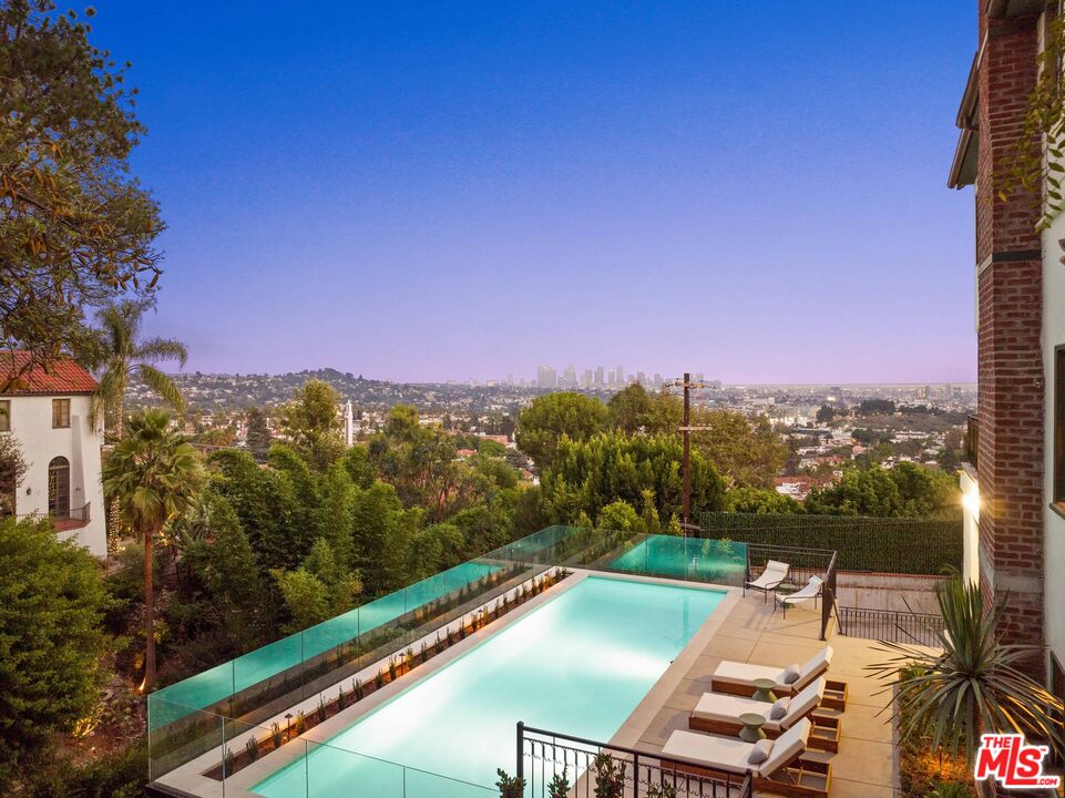4818 Bonvue Ave