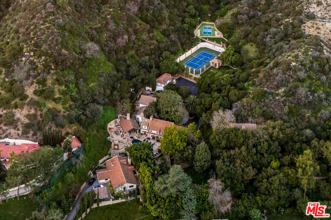 9631 Cedarbrook Dr