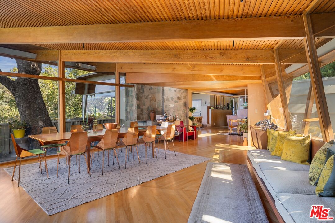 3580 Multiview Dr