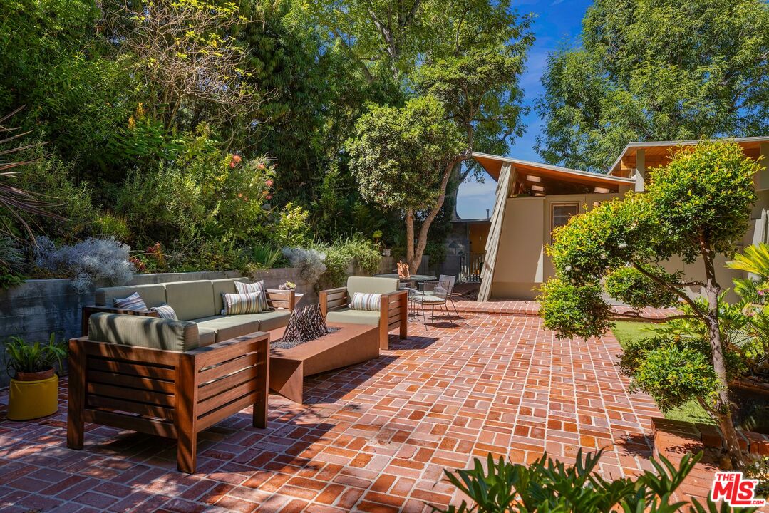 3580 Multiview Dr