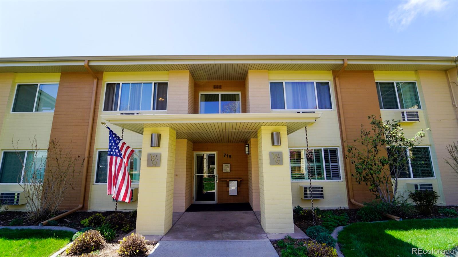 715 S Clinton Street Unit: 2B