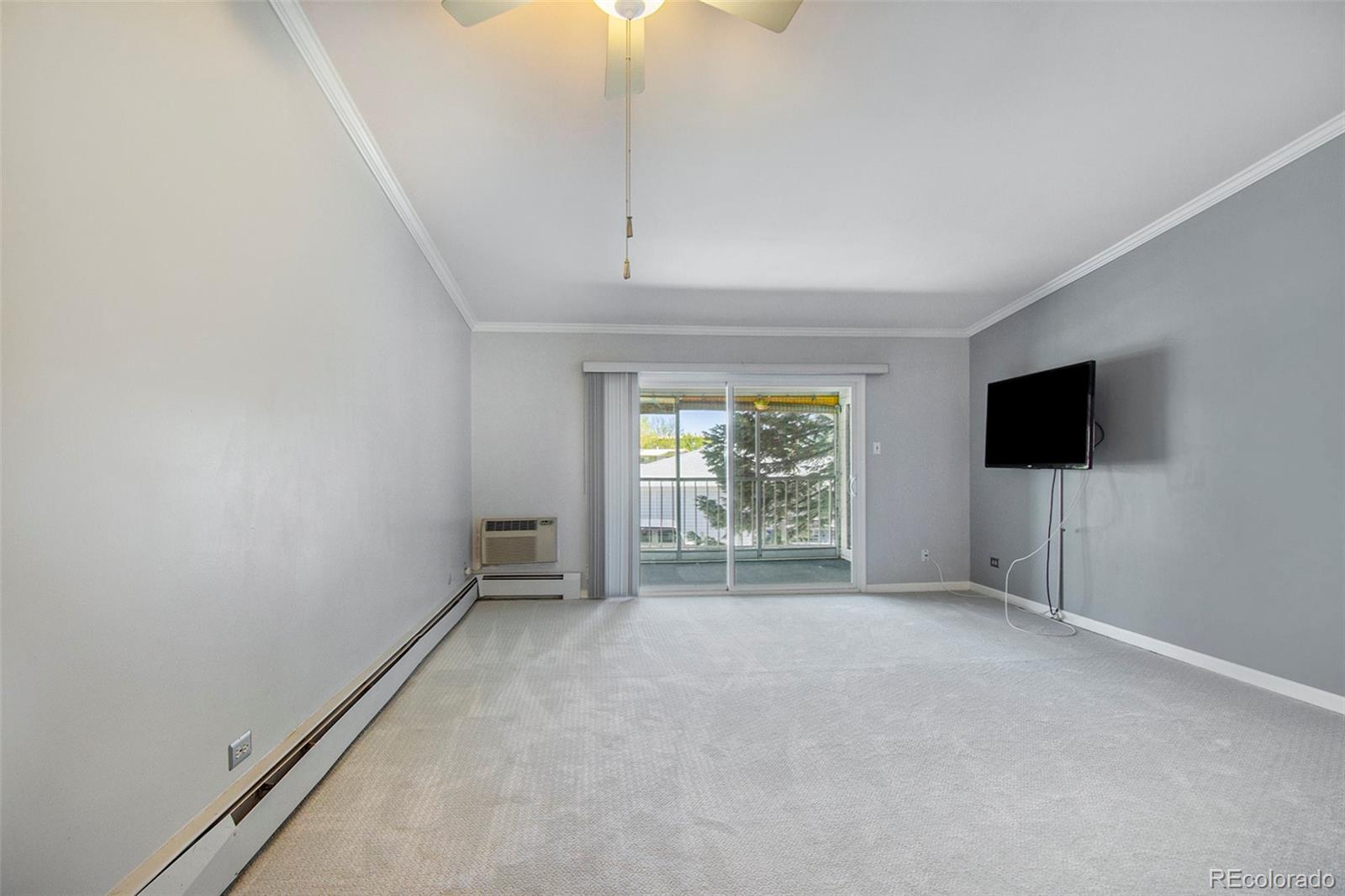 715 S Clinton Street Unit: 2B