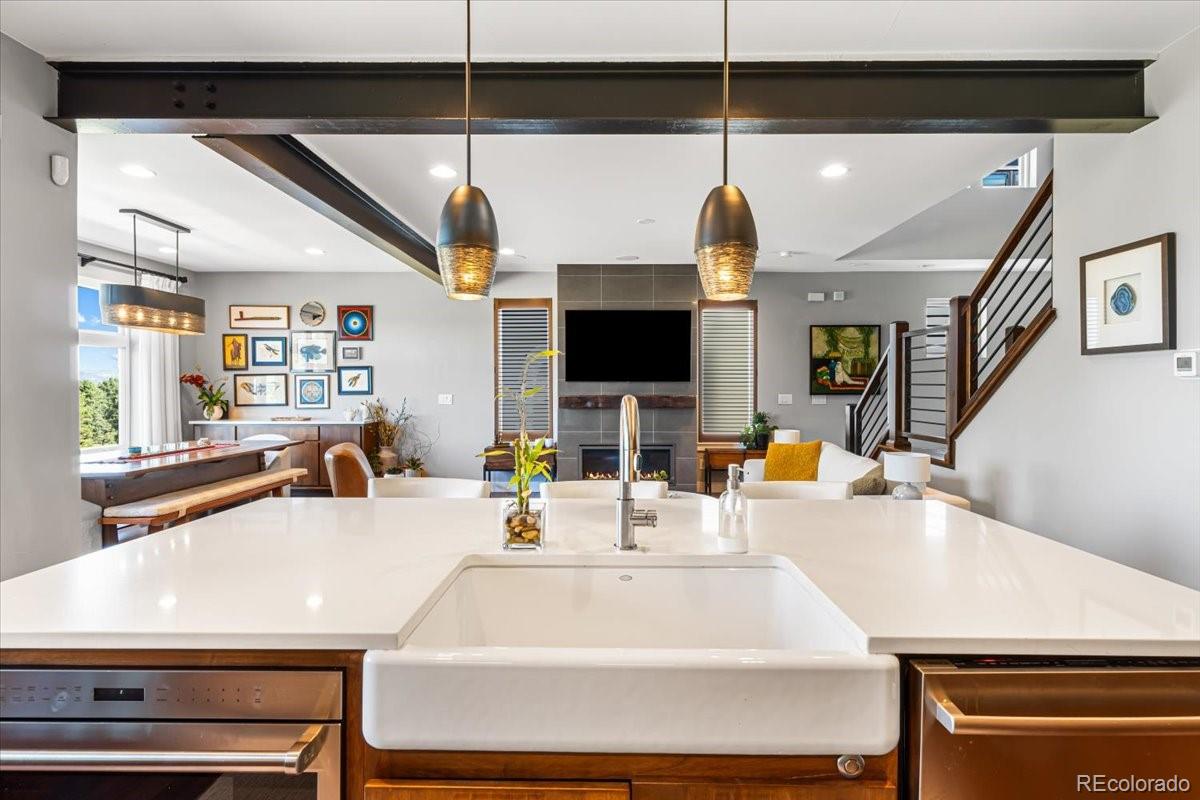 4687 W 50th Place