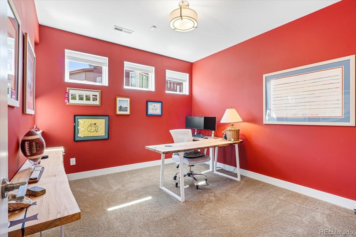 4687 W 50th Place