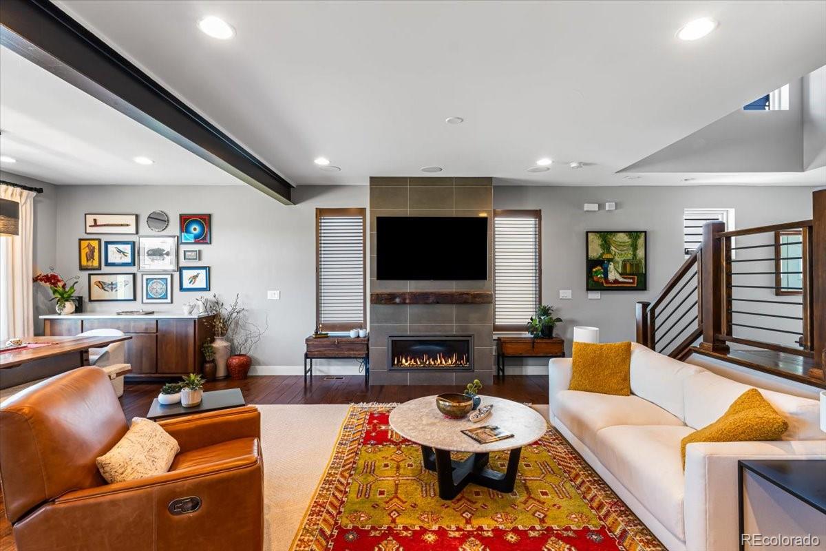 4687 W 50th Place