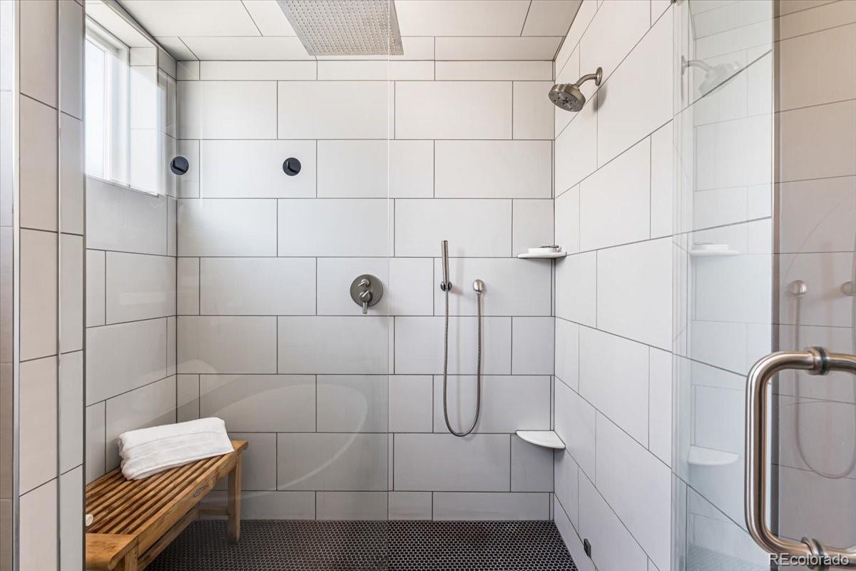 4687 W 50th Place