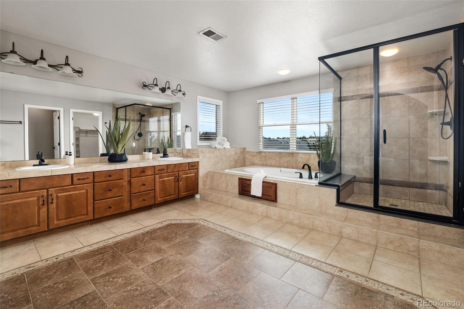 6577 Esperanza Drive