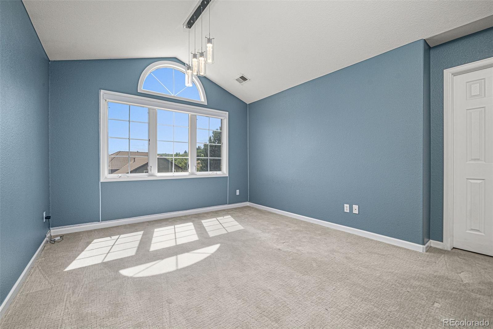 6577 Esperanza Drive