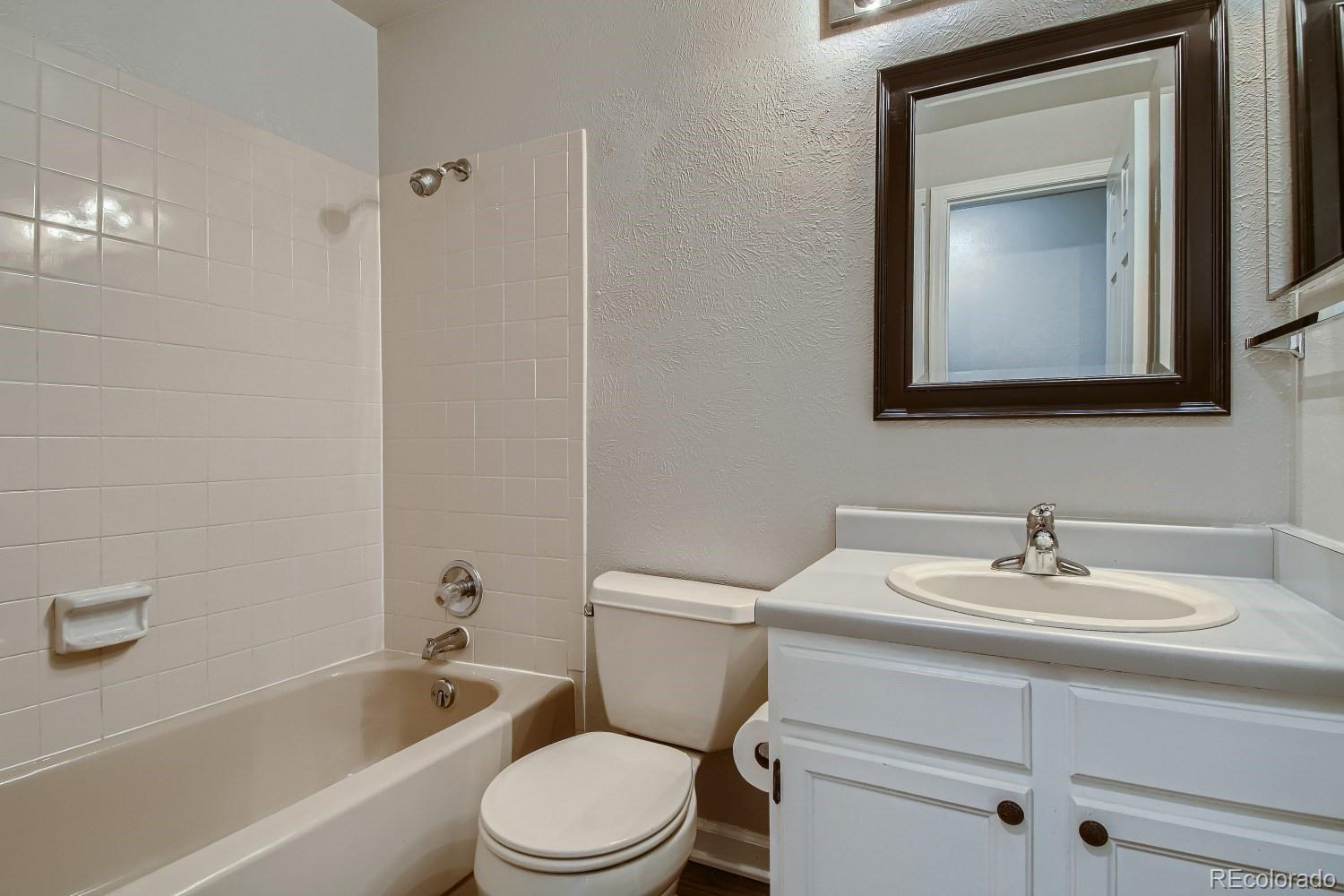 4225 E 119th Place Unit: G