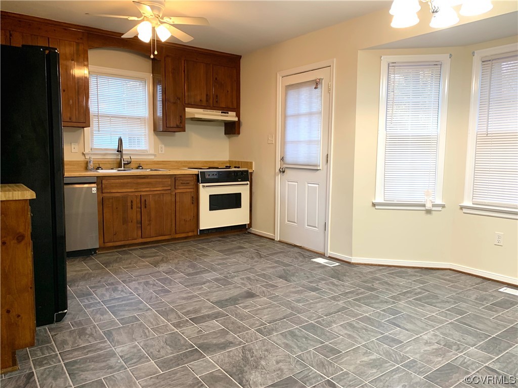 2442 Crystal Ridge Rd