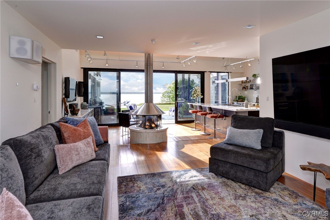 1744 Tyndall Point Ln